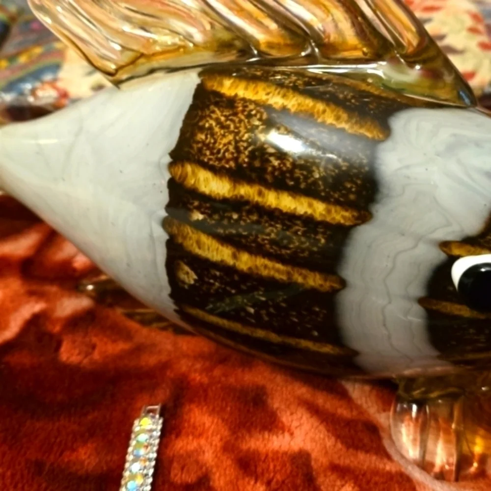 XL Murano Vintage 10" Long Glass Fish W/Curved Tale - Brown and White - Picture 6 of 6